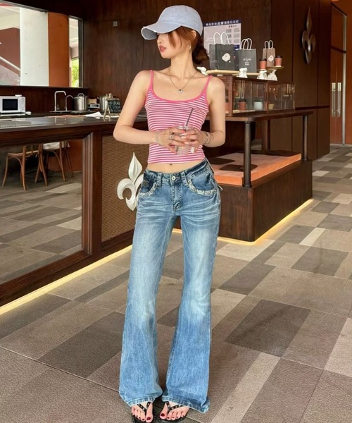 Teem Store(チームストア)の「ローライズポケット柄切り替えフレアデニムパンツ(デニムパンツ・レディース・ブルー・S/L/M)」の4枚目の写真