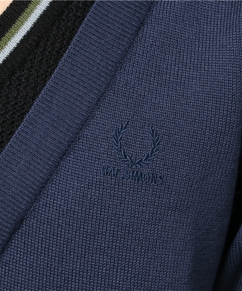 ラフシモンズ×フレッドペリー　Vネックニットセーター　S ネイビー FRED PERRY×RAF SIMONS（フレッドペリーラフシモンズ）の「FRED