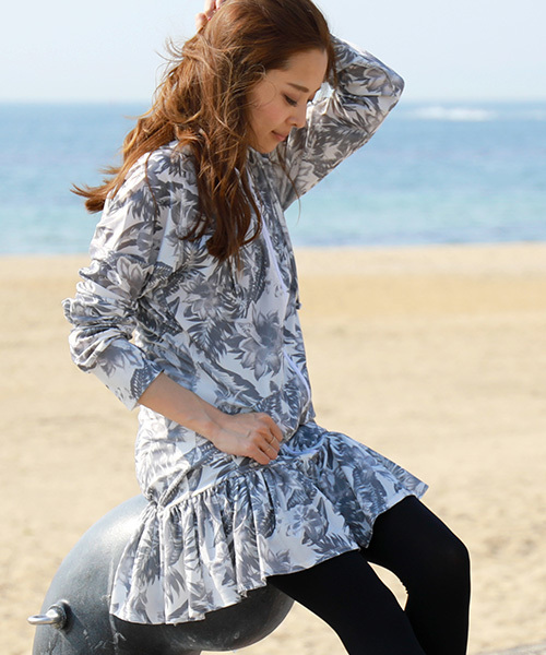 Fashion Letter（ファッションレター）の「ラッシュガードフリルパーカー（ラッシュガード・レディース・ミント/ネイビー/イエロー/カモフラージュ/その他8/その他10/その他9/その他7/その他11/ホワイト/ホワイト×イエロー/ホワイト×ピンク/グレー/その他4/ベビーピンク/その他6/その他2/その他3/その他5/その他1/ブラック/ブルーグリーン・L-XL/M-L）」の16枚目の写真