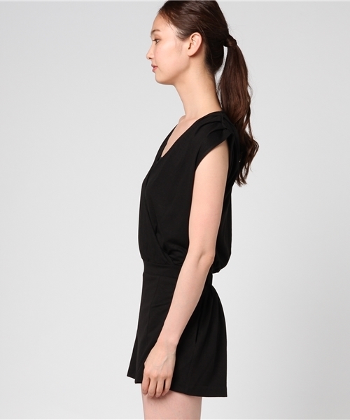 EGOIST（エゴイスト）の「カシュクールショートオールインワン1（つなぎ/オールインワン・レディース・ブラック/グレー・FREE）」の4枚目の写真