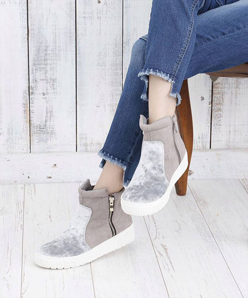 Noubel Voug Relax（ヌーベルヴォーグリラックス）の「ホワイトラバーサイドジッパーショートブーツ（ブーツ・レディース・ブラック/グレー/ブラウン系その他・LL/S/M/L）」の3枚目の写真