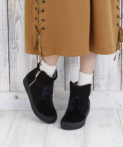 Noubel Voug Relax（ヌーベルヴォーグリラックス）の「ホワイトラバーサイドジッパーショートブーツ（ブーツ・レディース・ブラック/グレー/ブラウン系その他・LL/S/M/L）」の2枚目の写真