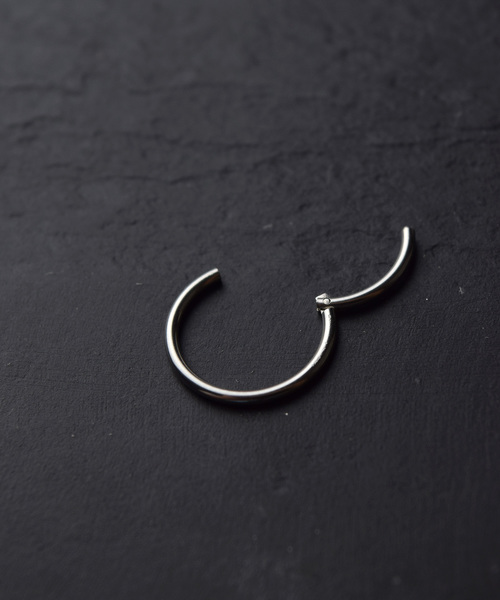 ieLS（イエルズ）の「金属アレルギー対応「ieLS」ステンレス　Stainless Steel シンプルフープピアス（ピアス（片耳用）・メンズ・ブラック/シルバー/シルバー系その他・ONE SIZE/LARGE）」の6枚目の写真
