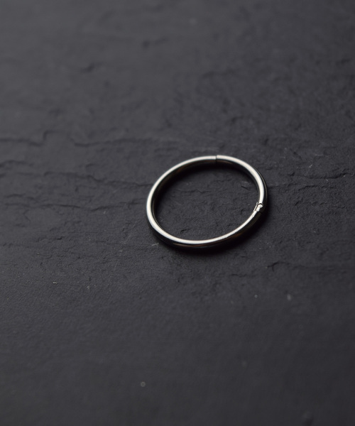 ieLS（イエルズ）の「金属アレルギー対応「ieLS」ステンレス　Stainless Steel シンプルフープピアス（ピアス（片耳用）・メンズ・ブラック/シルバー/シルバー系その他・ONE SIZE/LARGE）」の8枚目の写真