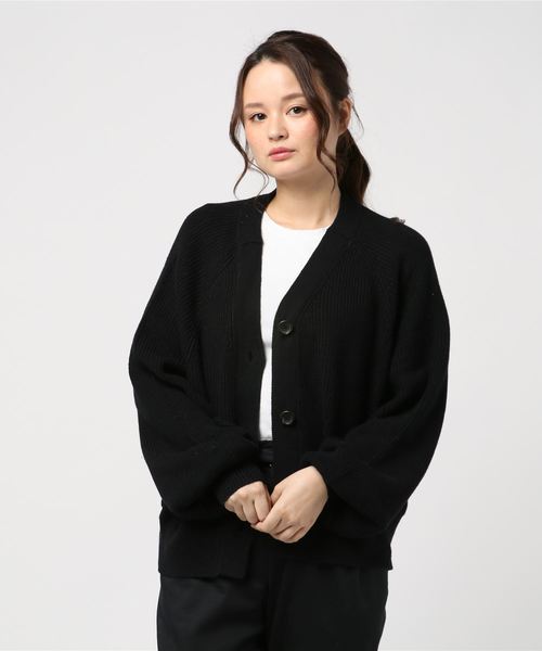 VENCEEXCHANGE（ヴァンスエクスチェンジ）の「Vネック片畦カーディガン（カーディガン/ボレロ・レディース・ブラック/ベージュ/オフホワイト・M）」の9枚目の写真
