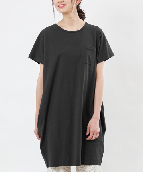 mili an deni(ミリアンデニ)の「ポケット付きTシャツワンピース(ワンピース・レディース・チャコールグレー/ブラック/ネイビー/オフホワイト/カーキ/杢グレー/ピンクベージュ/オリーブ/ベージュ/ダークベージュ/ライトグレー/モカ/ラベンダー/ダークブルー/スミクロ/ブルー/ダークオレンジ/アッシュグレー/ダークパープル・M/L)」の4枚目の写真