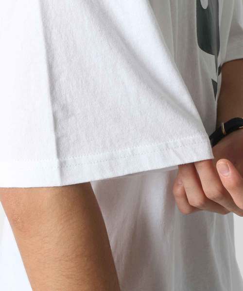 PLAYBOY（プレイボーイ）の「PLAYBOY/プレイボーイ ビッグシルエット ラビットアイコン Tシャツ（Tシャツ/カットソー・メンズ・ホワイト/ブラック/レッド・M/L/XL）」の6枚目の写真