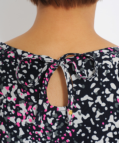 MILKFED.(ミルクフェド)の「FRILLY MINI DRESS BLOOM(ワンピース・レディース・ライトパープル/ネイビー・MEDIUM/SMALL)」の6枚目の写真