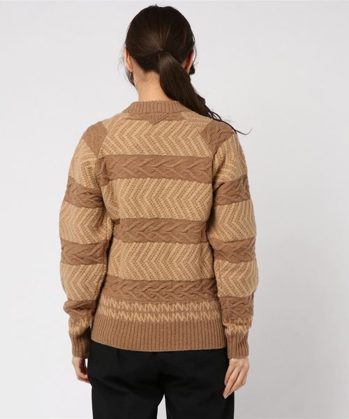 WHITE MOUNTAINEERING（ホワイトマウンテニアリング）の「【WHITE MOUNTAINEERING】HERRINGBONE PATTERN ROUND NECK KNIT（ニット/セーター・レディース・ベージュ・SMALL）」の2枚目の写真
