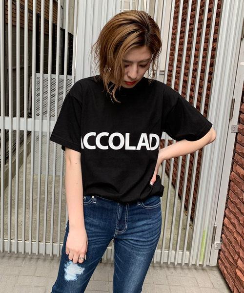 ENVYM(アンビー)の「FRONT LOGO T-SH(Tシャツ/カットソー・レディース・ホワイト/ブラック・FREE)」の2枚目の写真