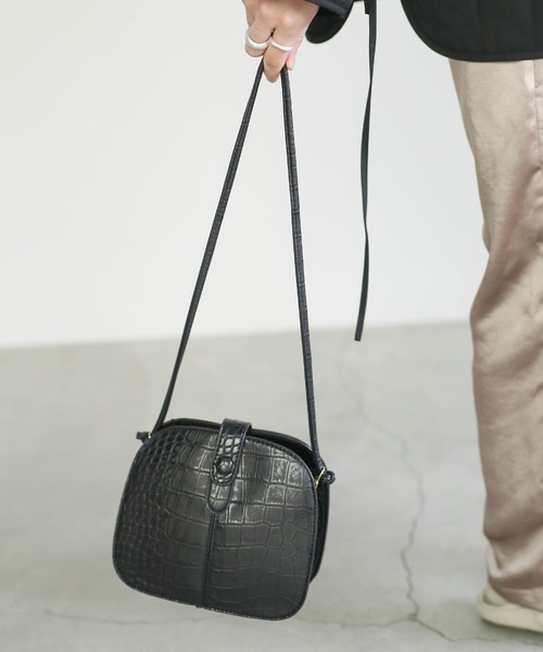 select MOCA(セレクトモカ)の「クロコショルダーバッグ(ショルダーバッグ・レディース・ブラック/ライトベージュ/モスグリーン・FREE)」の2枚目の写真