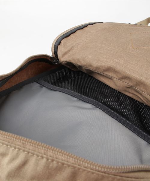 THE NORTH FACE（ザノースフェイス）の「THE NORTH FACE バークレーバックパック（バックパック/リュック・メンズ・ブラック/ダークグリーン/ベージュ・FREE）」の6枚目の写真