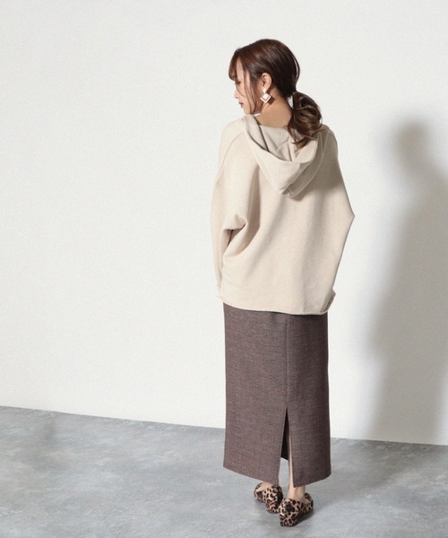 Cheek(チーク)の「裏毛ビッグサイズフーディー(パーカー・レディース・モカ/ベージュ/カーキ・MEDIUM)」の13枚目の写真