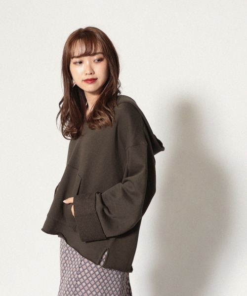 Cheek(チーク)の「裏毛ビッグサイズフーディー(パーカー・レディース・モカ/ベージュ/カーキ・MEDIUM)」の21枚目の写真