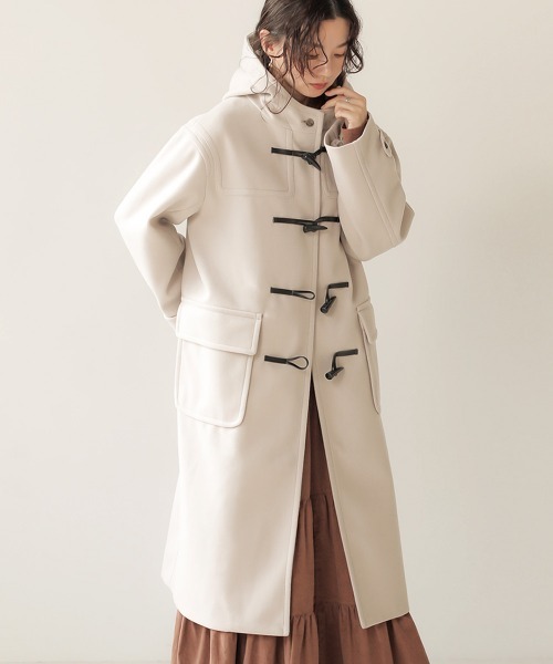 Bab（バブ）の「【WEB限定】ロングフーディーダッフルコート（ダッフルコート・レディース・ブラック/ベージュ/アイボリー・38）」の6枚目の写真