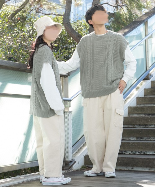 PairPair(ペアペア)の「ケーブルニットルーズベスト(ユニセックス)(ベスト・レディース・アイボリー/ミント/ライトベージュ・MEDIUM/LARGE)」の3枚目の写真
