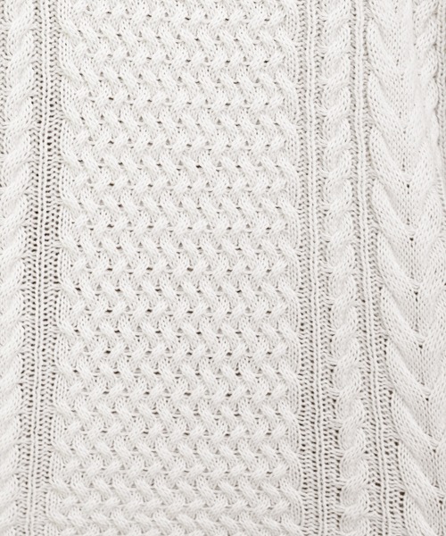 PairPair(ペアペア)の「ケーブルニットルーズベスト(ユニセックス)(ベスト・レディース・アイボリー/ミント/ライトベージュ・MEDIUM/LARGE)」の9枚目の写真