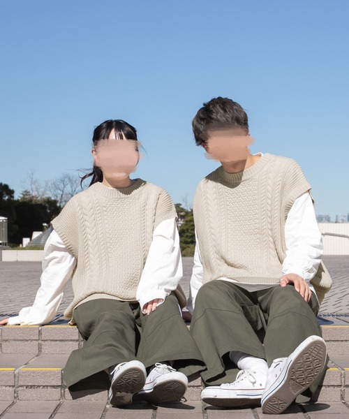 PairPair(ペアペア)の「ケーブルニットルーズベスト(ユニセックス)(ベスト・レディース・アイボリー/ミント/ライトベージュ・MEDIUM/LARGE)」の6枚目の写真