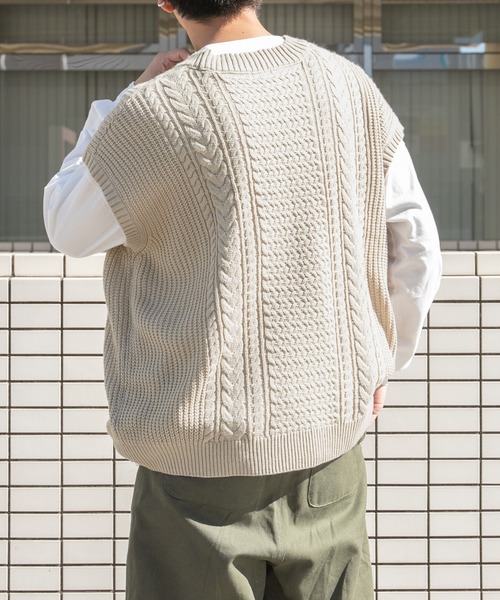 PairPair(ペアペア)の「ケーブルニットルーズベスト(ユニセックス)(ベスト・レディース・アイボリー/ミント/ライトベージュ・MEDIUM/LARGE)」の17枚目の写真