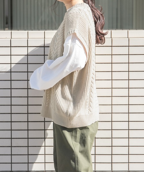 PairPair(ペアペア)の「ケーブルニットルーズベスト(ユニセックス)(ベスト・レディース・アイボリー/ミント/ライトベージュ・MEDIUM/LARGE)」の20枚目の写真