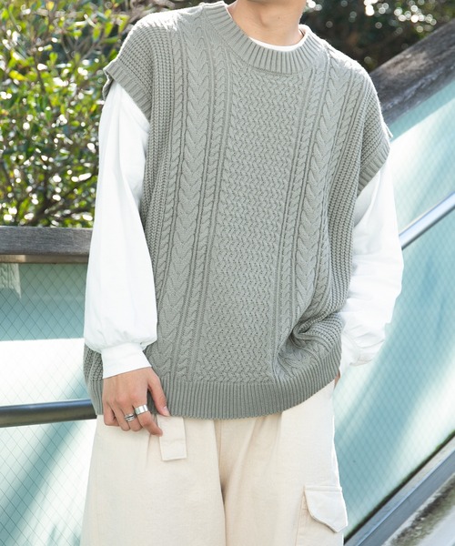 PairPair(ペアペア)の「ケーブルニットルーズベスト(ユニセックス)(ベスト・レディース・アイボリー/ミント/ライトベージュ・MEDIUM/LARGE)」の15枚目の写真