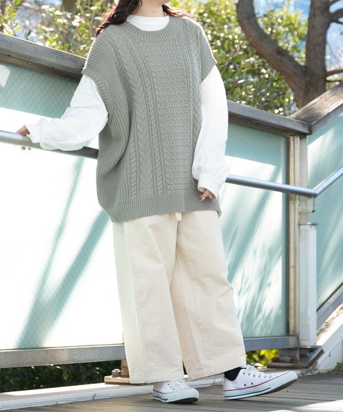 PairPair(ペアペア)の「ケーブルニットルーズベスト(ユニセックス)(ベスト・レディース・アイボリー/ミント/ライトベージュ・MEDIUM/LARGE)」の8枚目の写真