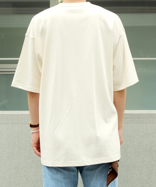 United Athle（ユナイテッドアスレ）の「【UNITED ATHLE】ユナイテッドアスレ 9.1オンス マグナムウェイト ビッグシルエットＴシャツ 4411（Tシャツ/カットソー・メンズ・ホワイト/ブラック/ベージュ/ブルー/ナチュラル/スミクロ/ネイビー/スモークグレー・M/XL/L）」の20枚目の写真