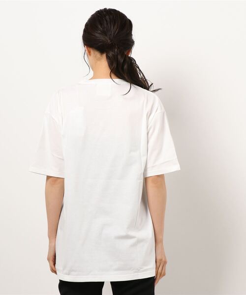 MASTER&Co（マスターアンドコー）の「MASTER&Co. マスター&コー 別注花柄バティック Holiday Tee（Tシャツ/カットソー・レディース・ホワイト・FREE）」の6枚目の写真