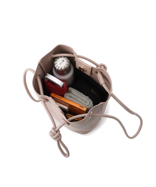 OPAQUE.CLIP(オペークドットクリップ)の「◆シュリンククルミハトメ巾着バッグ【軽量】(ショルダーバッグ・レディース・ブラック/オフホワイト/ベージュ/レンガ・00)」の14枚目の写真