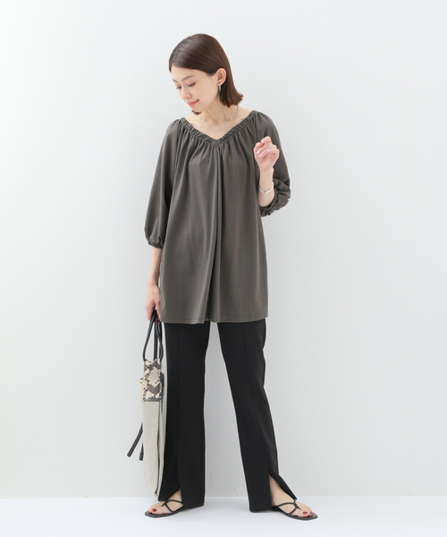 Simplicite(サンプリシテ)の「ギャザースリーブバックシャンプルオーバー(Tシャツ/カットソー・レディース・ホワイト/チャコールグレー/カーキ・FREE)」の7枚目の写真