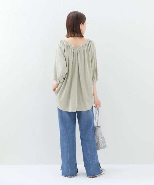 Simplicite(サンプリシテ)の「ギャザースリーブバックシャンプルオーバー(Tシャツ/カットソー・レディース・ホワイト/チャコールグレー/カーキ・FREE)」の19枚目の写真