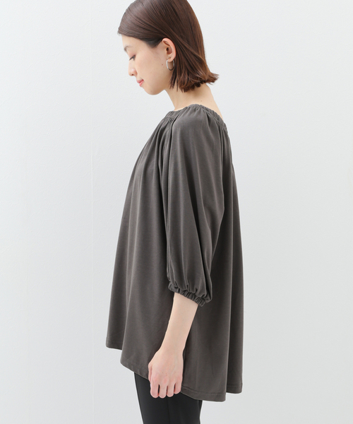 Simplicite(サンプリシテ)の「ギャザースリーブバックシャンプルオーバー(Tシャツ/カットソー・レディース・ホワイト/チャコールグレー/カーキ・FREE)」の21枚目の写真