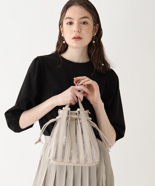 AG by aquagirl（エージーバイアクアガール）の「◆PVCストライプ巾着ショルダー（ショルダーバッグ・レディース・ブラック/グレー/ライトグリーン・00）」の6枚目の写真