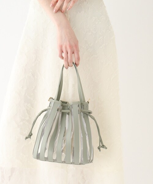 AG by aquagirl（エージーバイアクアガール）の「◆PVCストライプ巾着ショルダー（ショルダーバッグ・レディース・ブラック/グレー/ライトグリーン・00）」の8枚目の写真