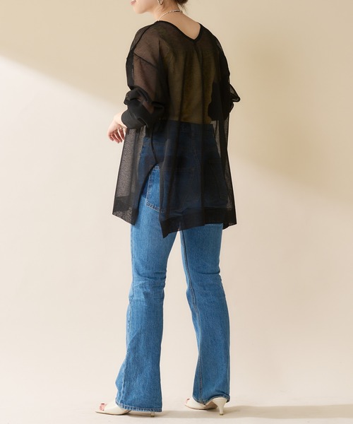 SHENERY（シーナリー）の「バックVシアーニットプルオーバー（ニット/セーター・レディース・ブラック/レッド/イエロー・FREE）」の12枚目の写真