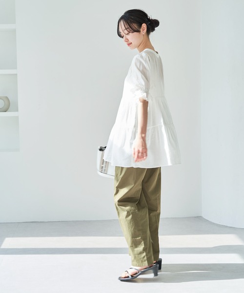 VIS（ビス）の「【前後2WAY】ティアードシアーチュニックブラウス（シャツ/ブラウス・レディース・ホワイト/ブラック/ダークブラウン/モスグリーン・FREE）」の12枚目の写真