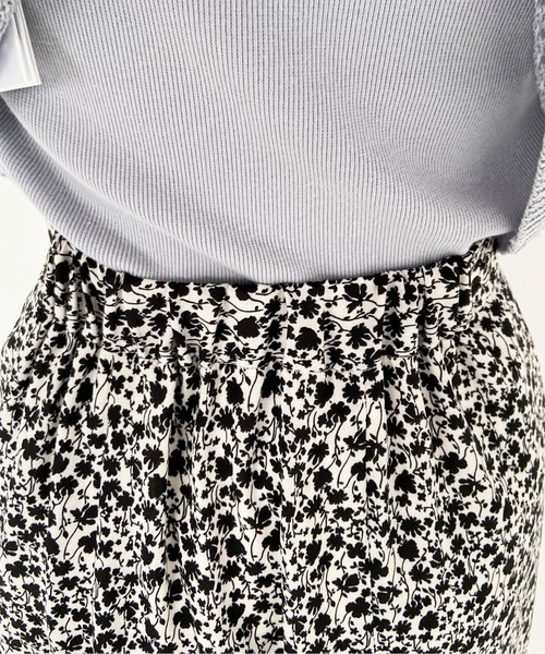 EPIMI E'PIMMY（エピミエピミー）の「小花柄アソートフレアスカート（スカート・レディース・オフホワイト/ブラック/サックスブルー/シルバーグレー・MEDIUM）」の15枚目の写真