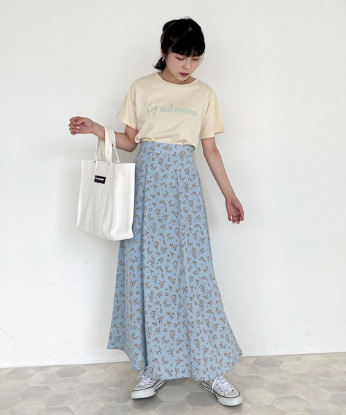 EPIMI E'PIMMY（エピミエピミー）の「小花柄アソートフレアスカート（スカート・レディース・オフホワイト/ブラック/サックスブルー/シルバーグレー・MEDIUM）」の21枚目の写真