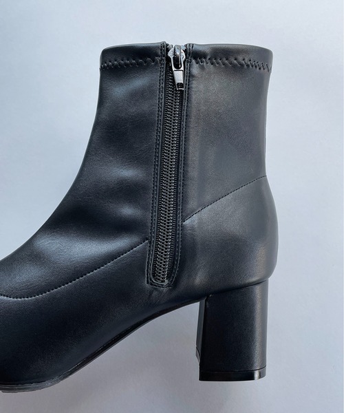 EVOL（イーボル）の「ソフトフェイクレザーショートブーツ（ブーツ・レディース・ブラック/ブラウン・S/M/L）」の8枚目の写真