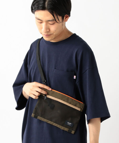 BEAMS HEART（ビームスハート）の「【ユニセックス】メッシュコンビ サコッシュ（ショルダーバッグ・メンズ・ネイビー/オリーブ/ブラック・ONE SIZE）」の7枚目の写真