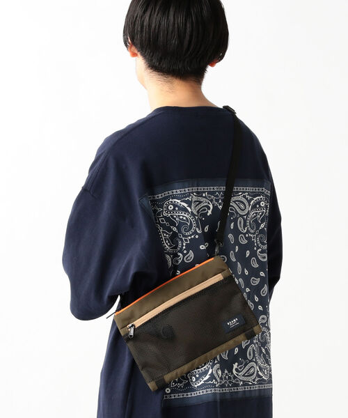 BEAMS HEART（ビームスハート）の「【ユニセックス】メッシュコンビ サコッシュ（ショルダーバッグ・メンズ・ネイビー/オリーブ/ブラック・ONE SIZE）」の4枚目の写真