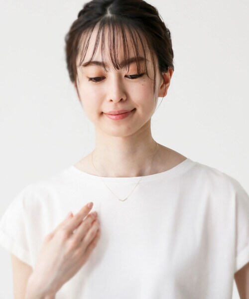 COCOSHNIK（ココシュニック）の「K10ダイヤモンド カーブネックレス（ネックレス・レディース・アイボリー系・40cm）」の3枚目の写真