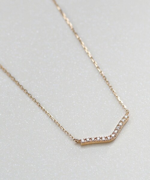 COCOSHNIK（ココシュニック）の「K10ダイヤモンド カーブネックレス（ネックレス・レディース・アイボリー系・40cm）」の4枚目の写真