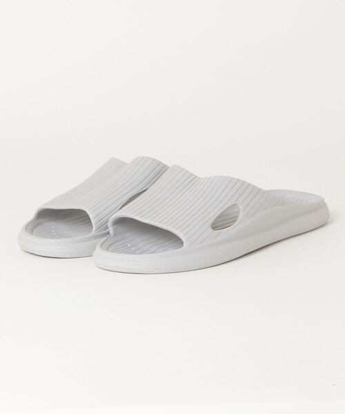 SFW（エスエフダブリュー）の「【速乾】ずっと快適 お家でもお外でも履けるスリッパ（サンダル・レディース・レッド/ピンク/イエロー/オレンジ/グレー/ネイビー・S/M/L/3L/LL）」の2枚目の写真