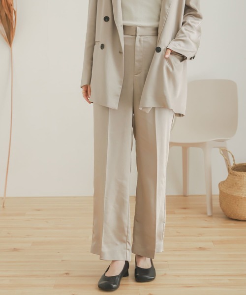 SENSE OF PLACE by URBAN RESEARCH（センスオブプレイスバイアーバンリサーチ）の「サテンリラックスパンツ（その他パンツ・レディース・ライトベージュ/マスタード/カーキ・MEDIUM/SMALL）」の4枚目の写真