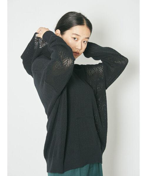 GARAGE OF GOOD CLOTHING（ガレージオブグッドクロージング）の「パッチワーク風アノラックプルオーバー＊（ニット/セーター・レディース・ブラック/アイボリー・FREE）」の4枚目の写真