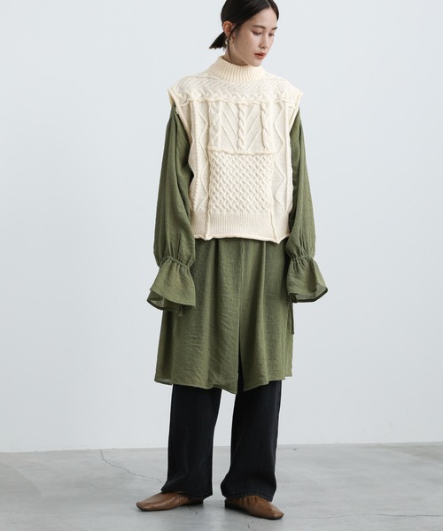 select MOCA(セレクトモカ)の「2021 AW プチハイネックケーブルショートベスト(ベスト・レディース・ブラック/ダークブラウン/アイボリー・FREE)」の5枚目の写真