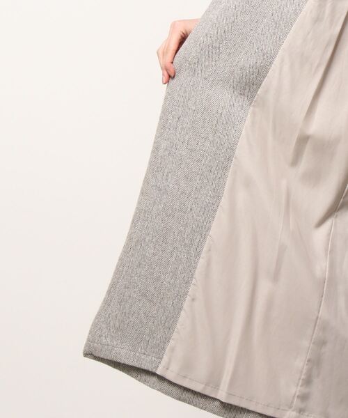 ROBES&CONFECTIONS（ローブスコンフェクションズ）の「Robes & Confections/ローブス&コンフェクションズ/ 持論ファーストラムウールヘリンボーンコート（チェスターコート・レディース・アイボリー・3/1）」の4枚目の写真