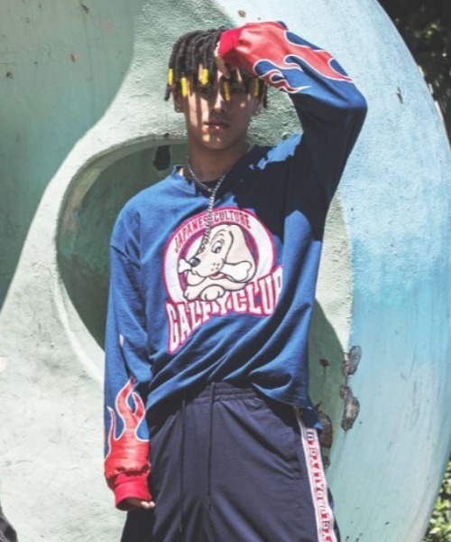 Galfy 燃えるわんわんロンt Tシャツ トップス カットソー Galfy ガルフィー のファッション