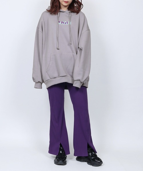 PUNYUS（プニュズ）の「ロゴ刺繍パーカー（パーカー・レディース・グレー/イエロー/パープル・3/4）」の4枚目の写真